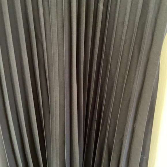 WAREHOUSE NAVY BLUE PLEATED V NECK MIDI DRESS - Picture 6 of 9